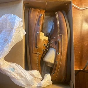 Sperry Sahara boat shoes